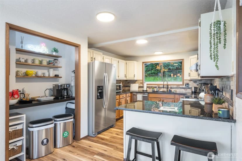 Property photo for 5504 Ne 190th Street, Kenmore photo 12