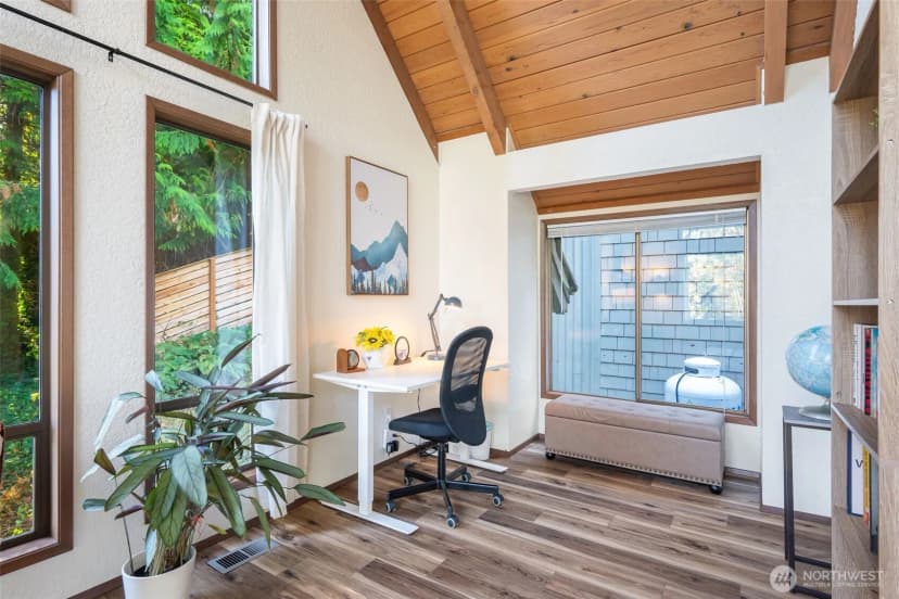 Property photo for 5504 Ne 190th Street, Kenmore photo 8