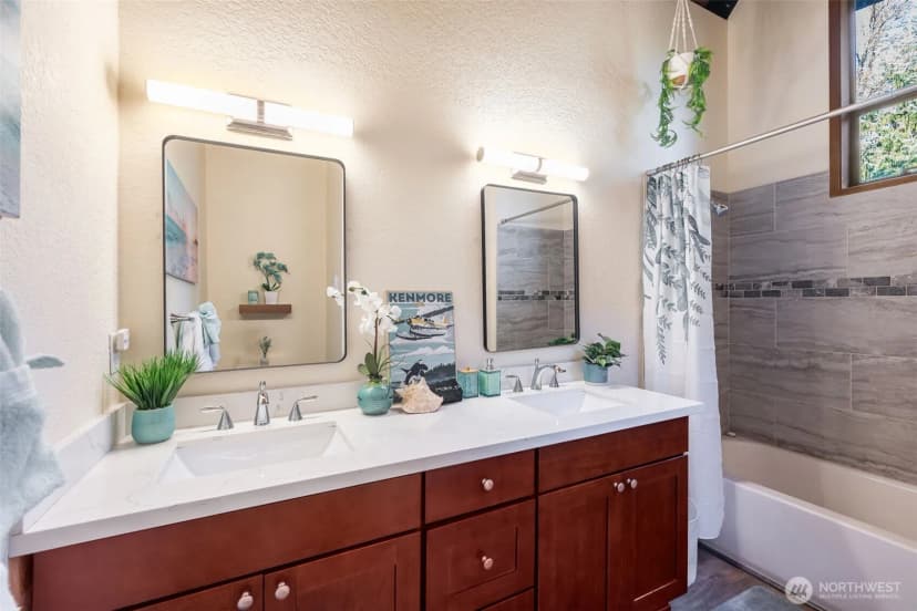 Property photo for 5504 Ne 190th Street, Kenmore photo 19