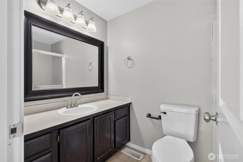 Property photo for 14430 40th Avenue W, Lynnwood photo 17