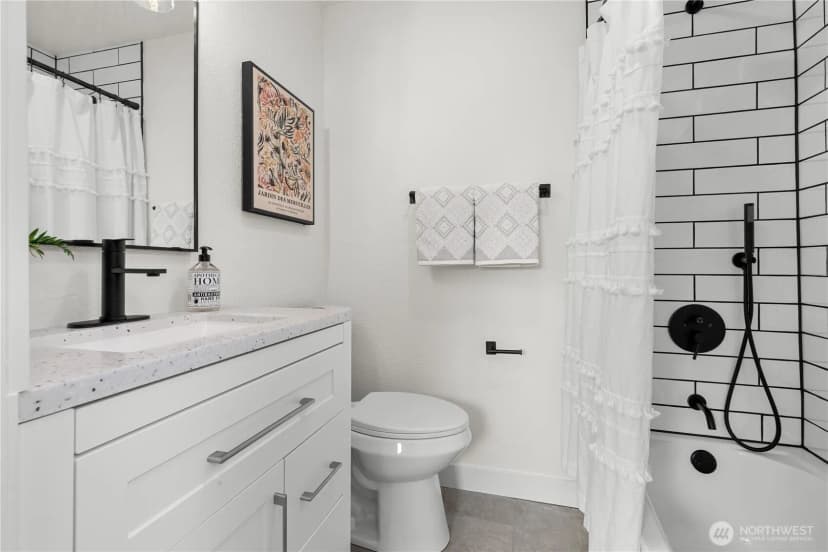 Property photo for 10228 Alaska Street S, Tacoma photo 18
