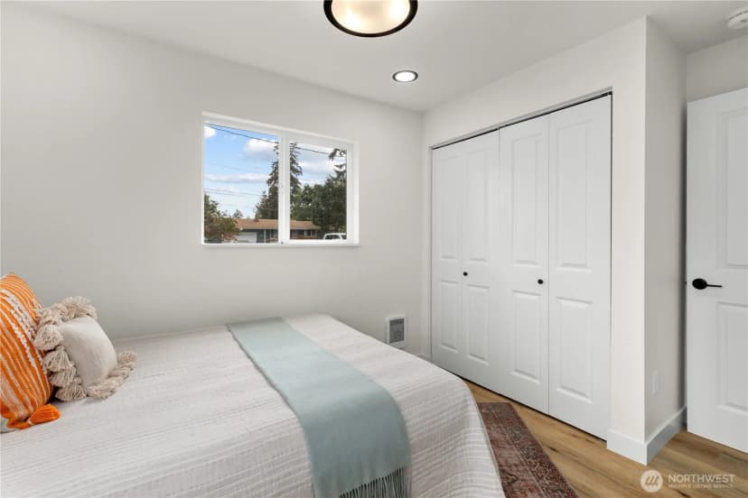 Property photo for 10228 Alaska Street S, Tacoma photo 16