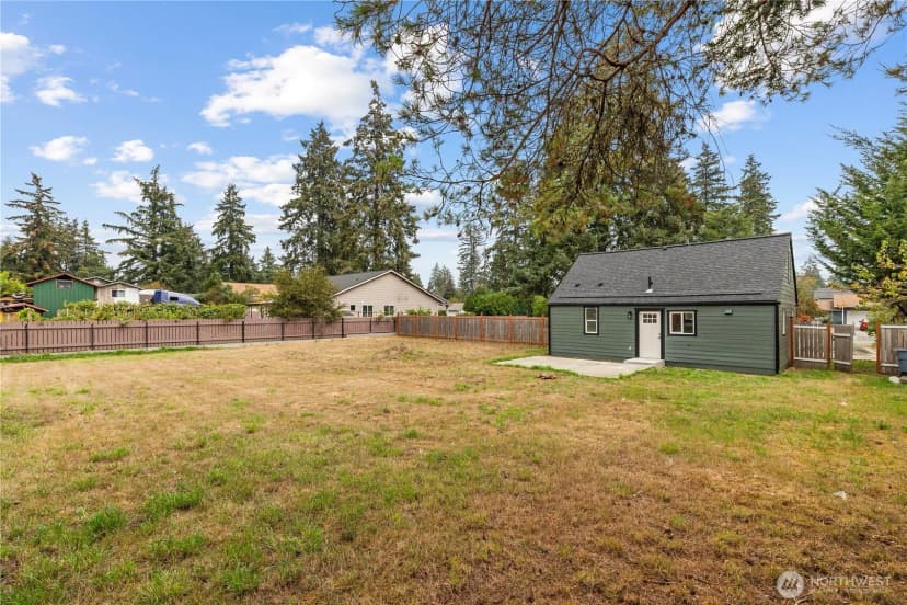 Property photo for 10228 Alaska Street S, Tacoma photo 5