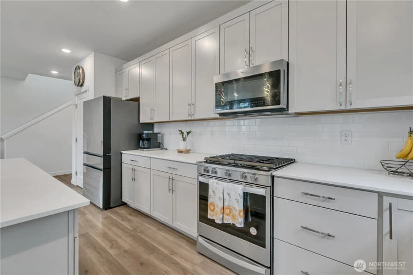 Property photo for 27226 107th Place Se, Kent photo 11