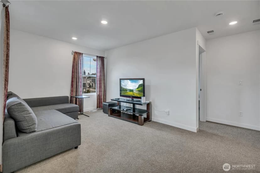 Property photo for 27226 107th Place Se, Kent photo 17