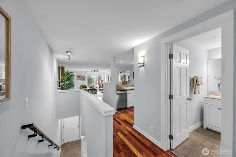 Property photo for 2230 Yale Avenue E #c, Seattle photo 3