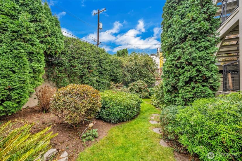 Property photo for 2230 Yale Avenue E #c, Seattle photo 17