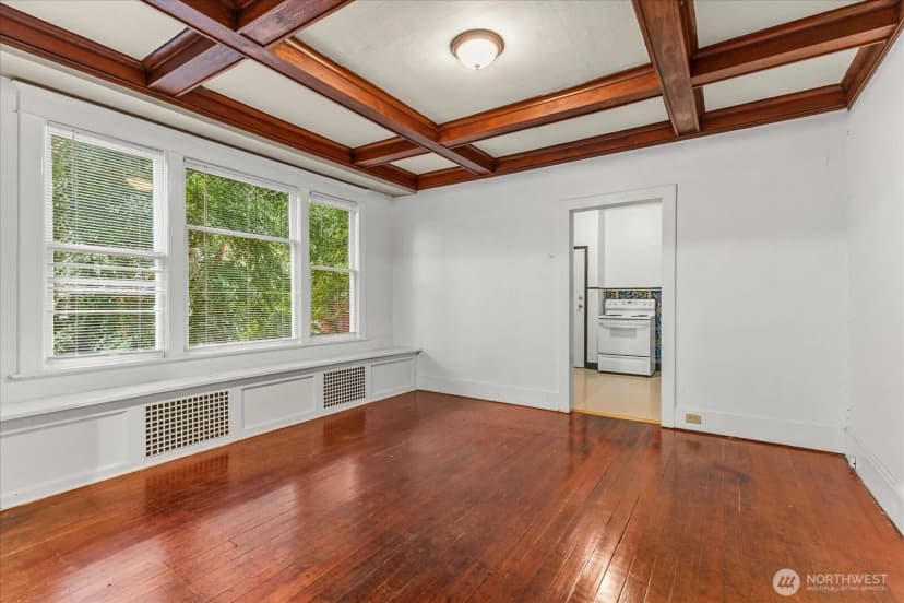 Property photo for 108 Ne 61st Street, Seattle photo 12