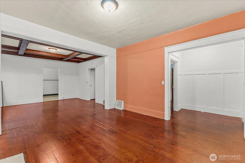 Property photo for 108 Ne 61st Street, Seattle photo 15