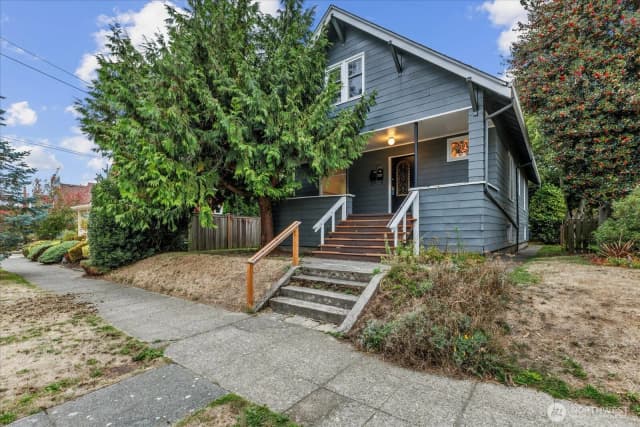 Property photo for 108 Ne 61st Street, Seattle