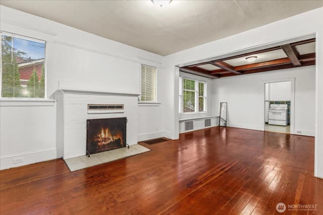 Property photo for 108 Ne 61st Street, Seattle photo 5