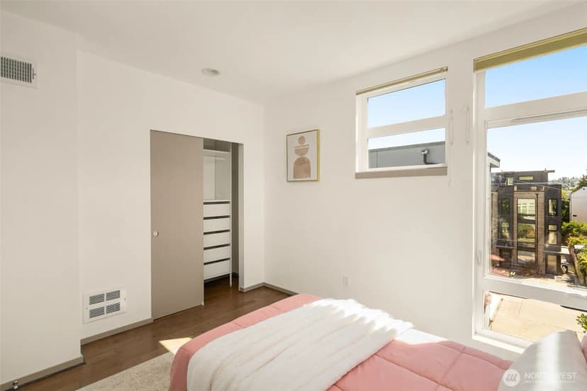 Property photo for 2450 Nw 61st Street, Seattle photo 16