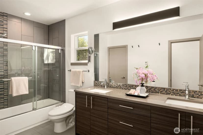 Property photo for 2450 Nw 61st Street, Seattle photo 13