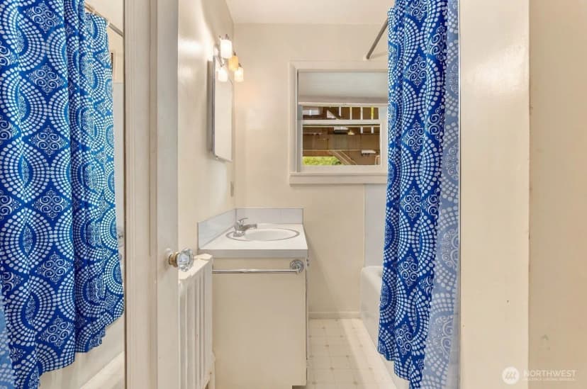 Property photo for 721 21st Avenue E, Seattle photo 11