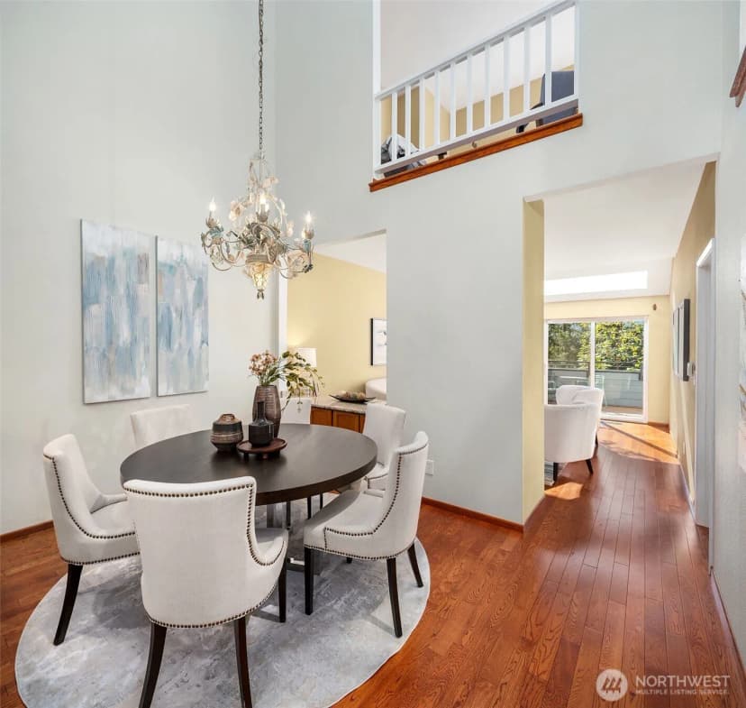 Property photo for 10907 Ne 41st Drive, Kirkland photo 4