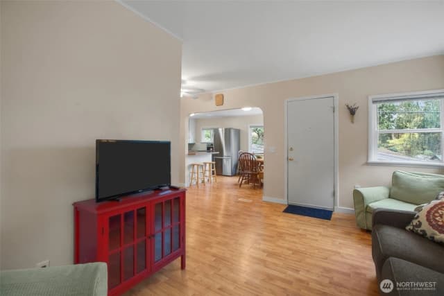 Property photo for 5901 Oceanview Boulevard Ne, Bremerton photo 4