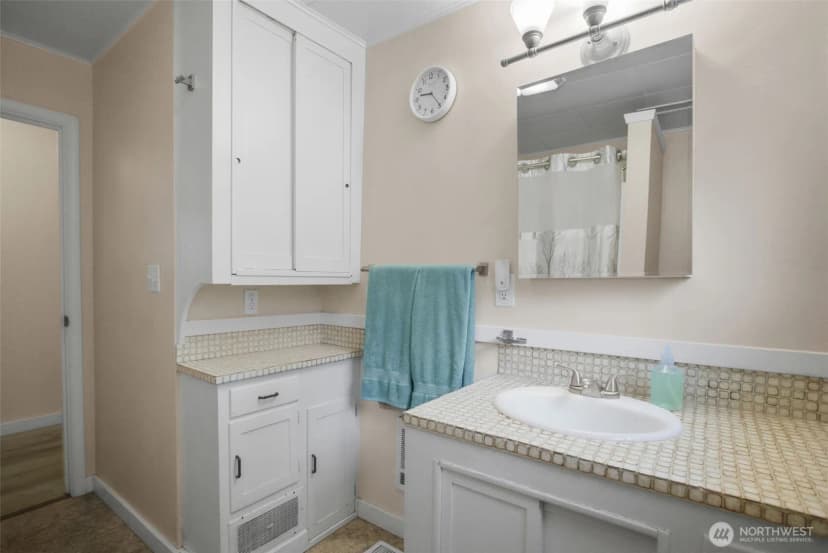 Property photo for 5901 Oceanview Boulevard Ne, Bremerton photo 26