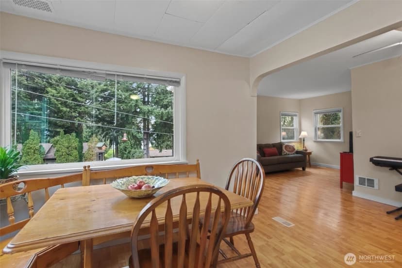 Property photo for 5901 Oceanview Boulevard Ne, Bremerton photo 12