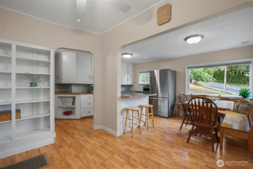 Property photo for 5901 Oceanview Boulevard Ne, Bremerton photo 9