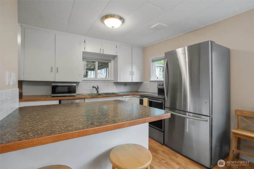 Property photo for 5901 Oceanview Boulevard Ne, Bremerton photo 15
