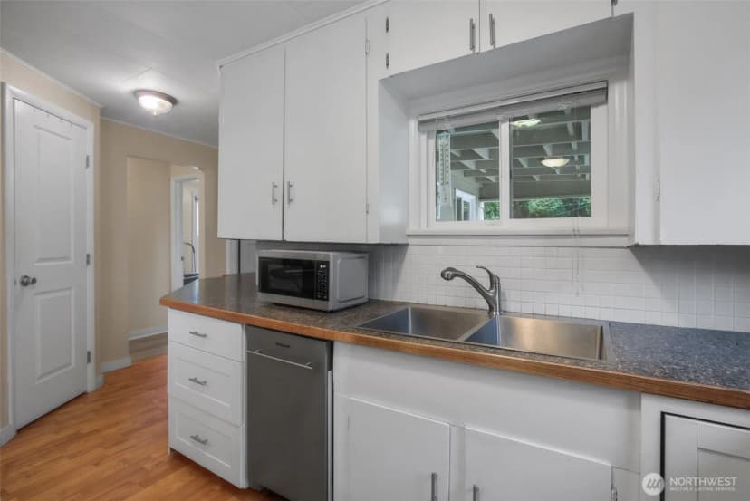 Property photo for 5901 Oceanview Boulevard Ne, Bremerton photo 14