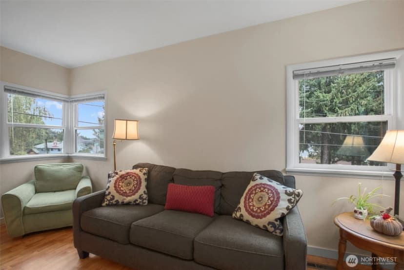 Property photo for 5901 Oceanview Boulevard Ne, Bremerton photo 5