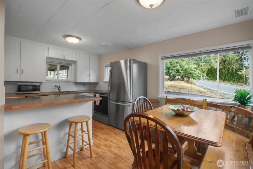Property photo for 5901 Oceanview Boulevard Ne, Bremerton photo 10