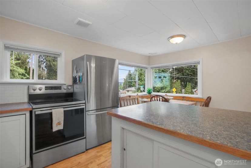 Property photo for 5901 Oceanview Boulevard Ne, Bremerton photo 18