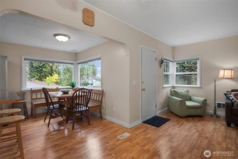 Property photo for 5901 Oceanview Boulevard Ne, Bremerton photo 8