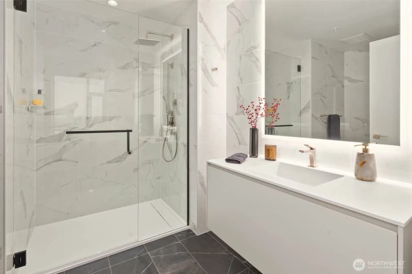 Property photo for 889 Avenue Square Ne #1703, Bellevue photo 7