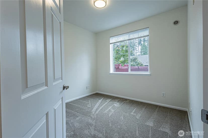 Property photo for 13000 Admiralty Way #c302, Everett photo 18