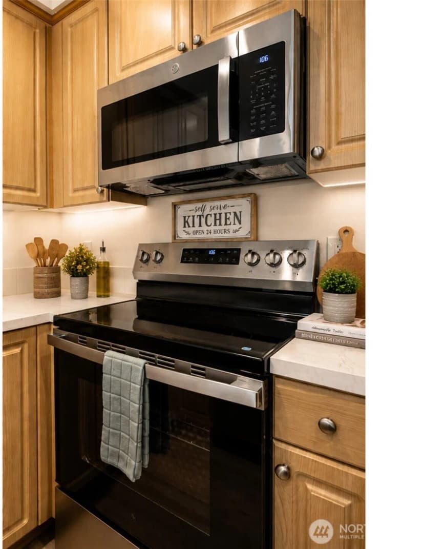 Property photo for 13000 Admiralty Way #c302, Everett photo 9