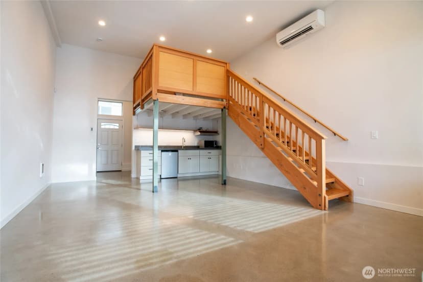 Property photo for 6722 15th Avenue W, Seattle photo 4