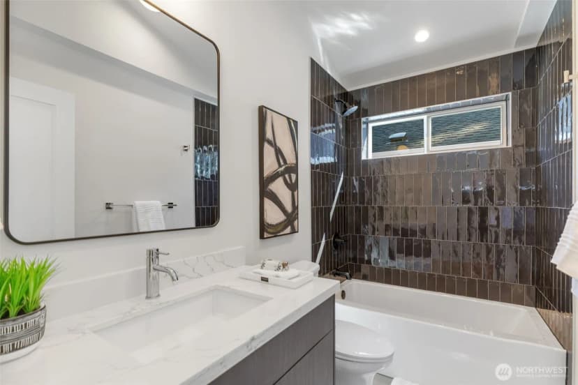 Property photo for 121 N 136th Street, Seattle photo 29