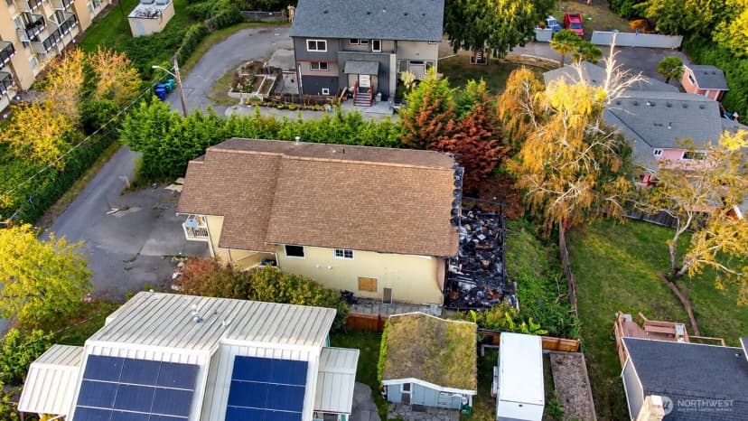 Property photo for 10452 12th Avenue Sw, Seattle photo 6