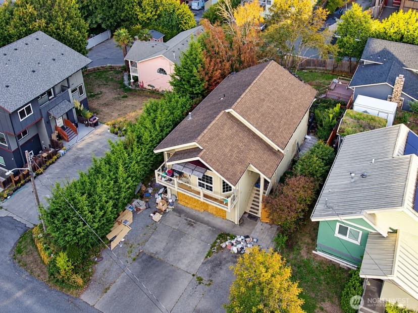Property photo for 10452 12th Avenue Sw, Seattle photo 4