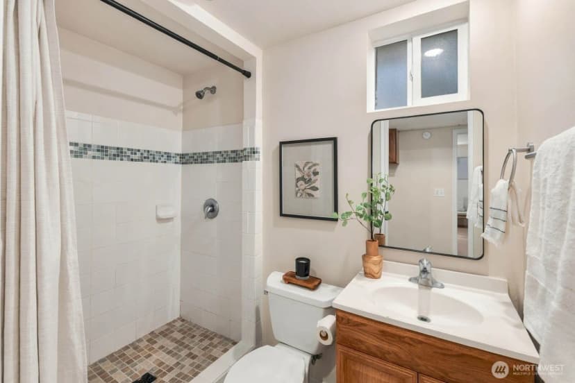 Property photo for 3318 20th Avenue S, Seattle photo 24