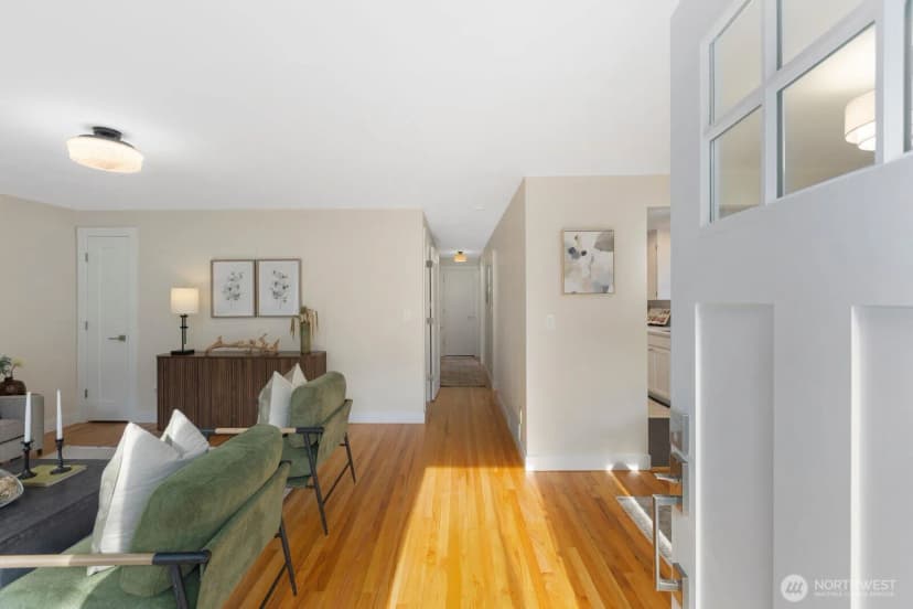 Property photo for 3318 20th Avenue S, Seattle photo 2