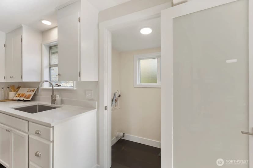 Property photo for 3318 20th Avenue S, Seattle photo 11