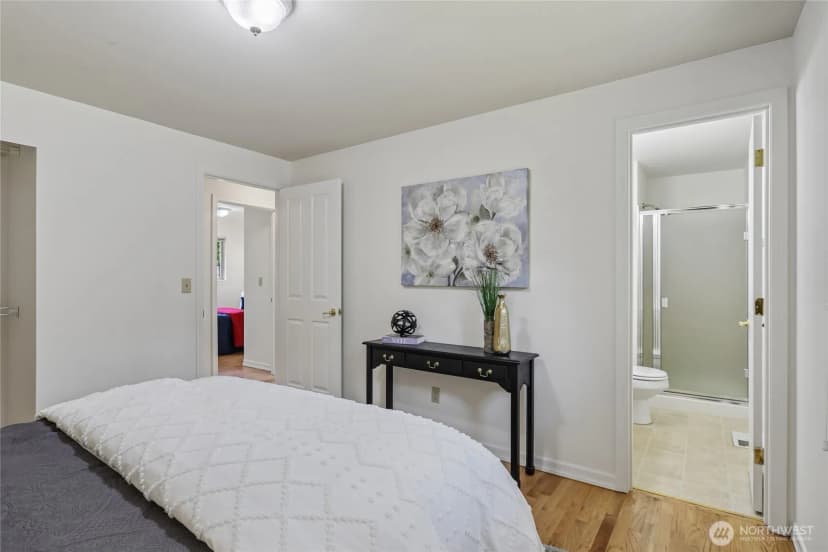 Property photo for 26 151st Place Ne, Bellevue photo 13