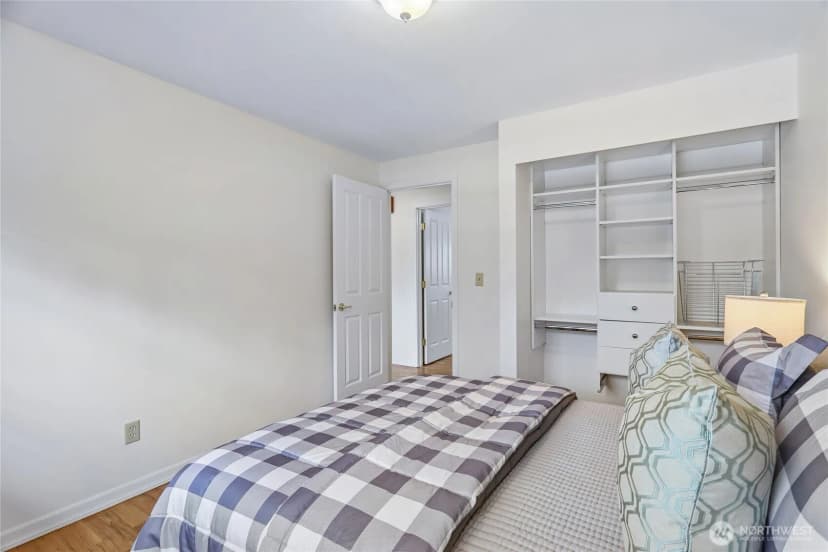 Property photo for 26 151st Place Ne, Bellevue photo 16