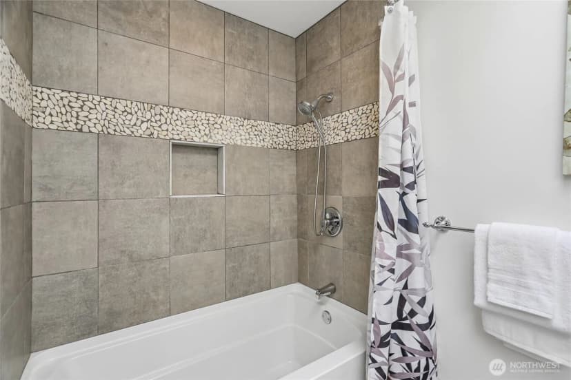 Property photo for 26 151st Place Ne, Bellevue photo 18