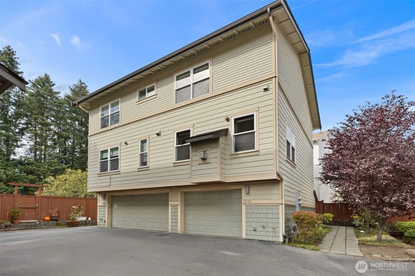 Property photo for 810 N 145th Lane, Shoreline