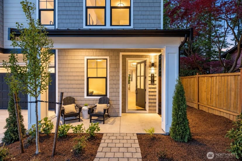 Property photo for 11610 Ne 92nd Street, Kirkland photo 2