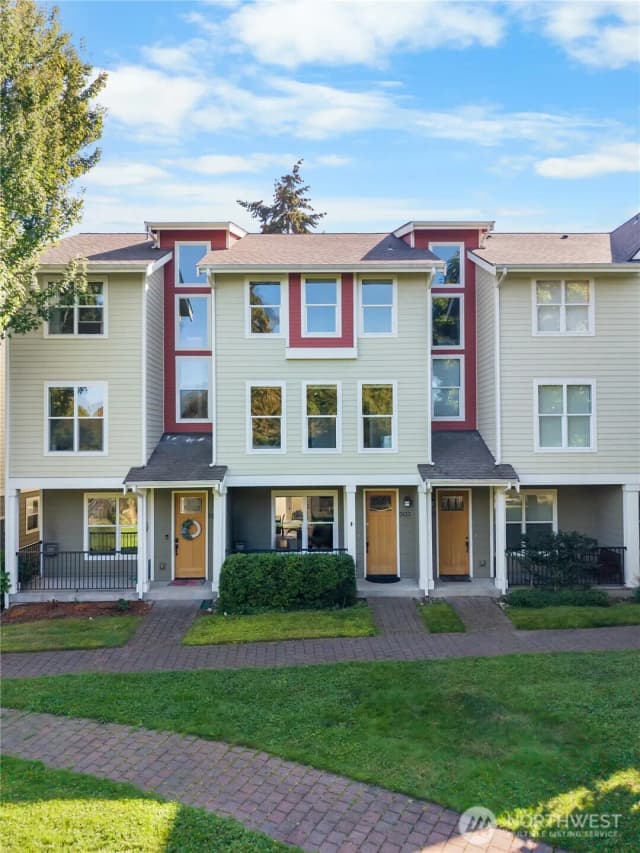 Property photo for 3133 Sw Raymond Street, Seattle photo 2