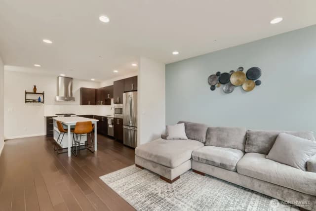 Property photo for 8761 15th Avenue Nw #b, Seattle photo 3