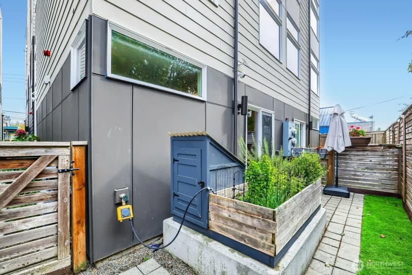 Property photo for 8761 15th Avenue Nw #b, Seattle photo 26
