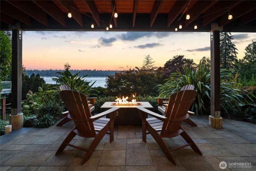 Property photo for 13210 Holmes Point Drive Ne, Kirkland photo 30