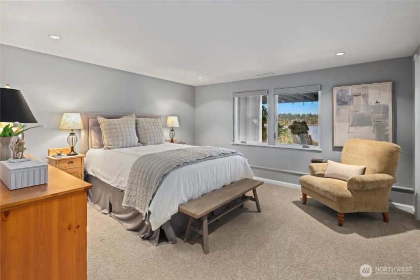 Property photo for 13210 Holmes Point Drive Ne, Kirkland photo 28