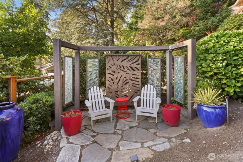 Property photo for 13210 Holmes Point Drive Ne, Kirkland photo 35